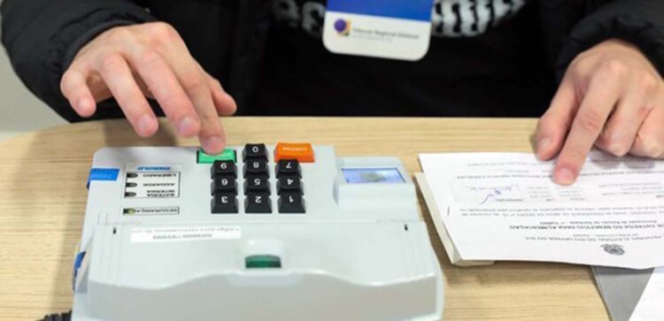 Ser mesário dá direito a folgas no trabalho e horas na faculdade; saiba como participar