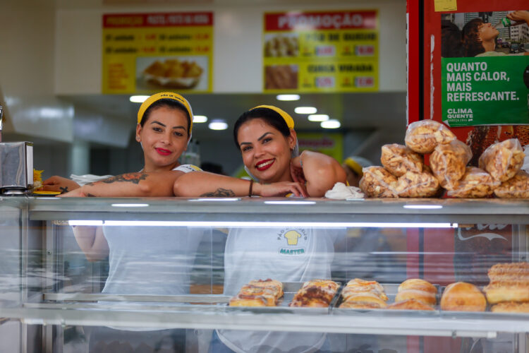 Salário médio das mulheres supera o dos homens em Paranavaí