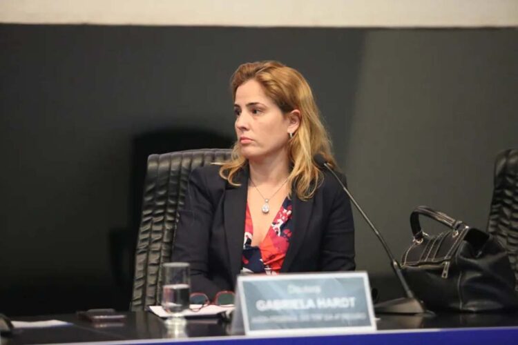 Corregedor do CNJ afasta Gabriela Hardt,  além do titular da vara da Lava Jato e outros 2 juízes