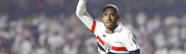 André Silva cita diferenças entre Brasil  e Europa e pede tempo a Carpini