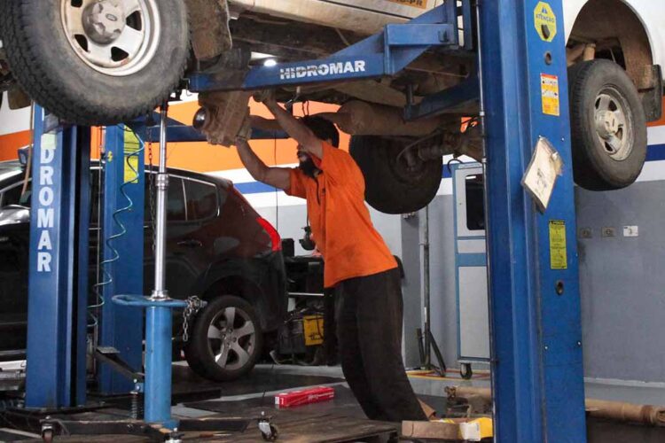 Setor de serviços cresce 5% no 1º trimestre do ano no Paraná; turismo avança 2,7%