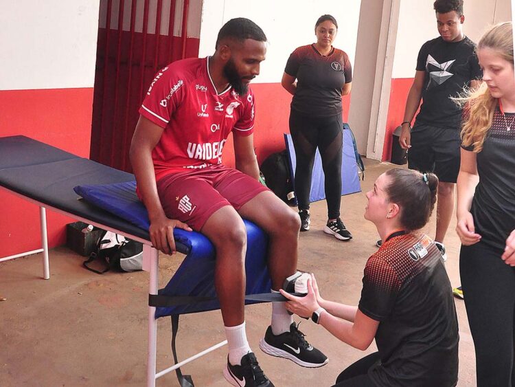 Elenco do ACP se reapresenta pensando no duelo contra Iguaçu