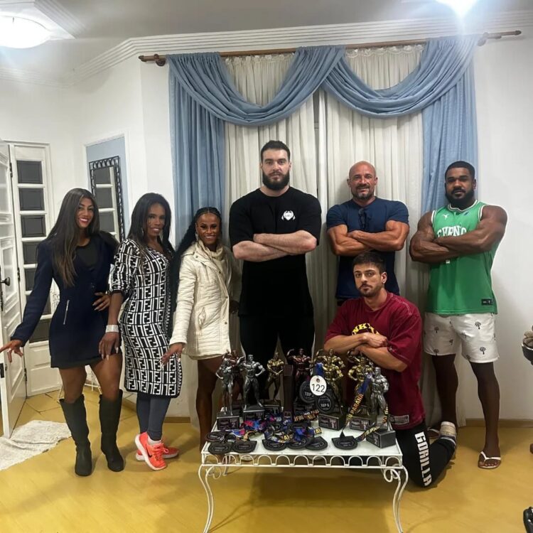 Atletas de Paranavaí são destaques em campeonato de fisiculturismo em Curitiba