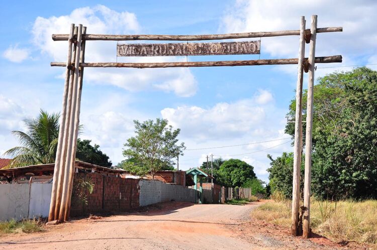 Vereadora solicita informações sobre cobrança de IPTU em vila rural de Paranavaí