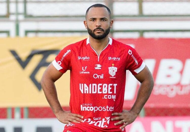 ACP acerta a contratação do atacante Lúcio Flávio