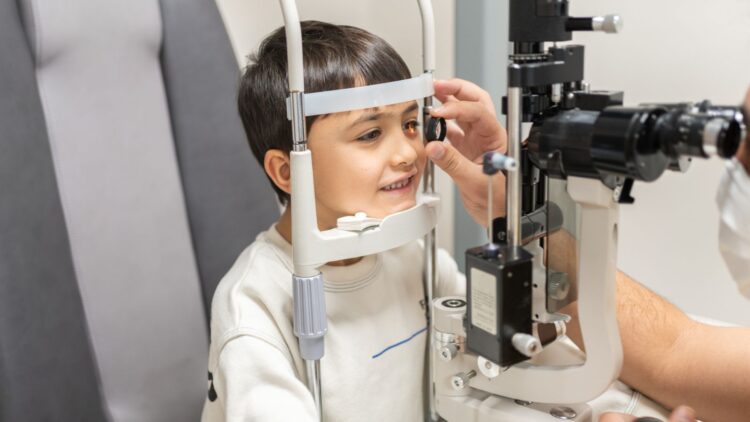 Glaucoma também atinge crianças e pode levar à cegueira