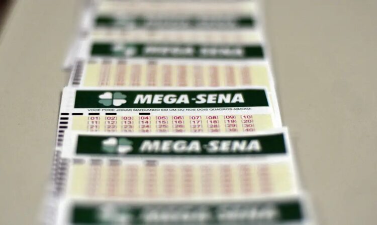 Mega-Sena acumula e vai sortear prêmio de R$ 100 milhões na próxima quinta-feira