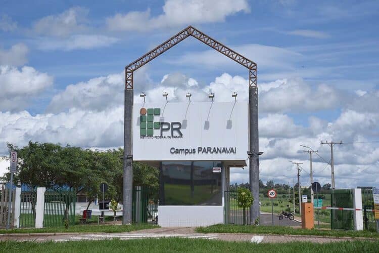 Projeto do IFPR exibe ao ar livre e gratuitamente documentários produzidos em Paranavaí