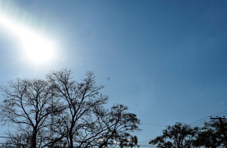 Com tempo estável, temperaturas ficam próximas aos 30ºC durante a semana