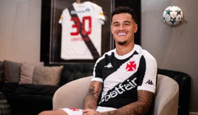 Jogador é apresentado e cita ‘amor e gratidão’ ao explicar volta