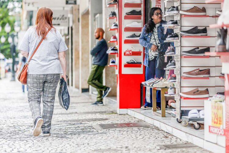 Paraná fecha primeiro semestre com saldo positivo de 68 mil empresas