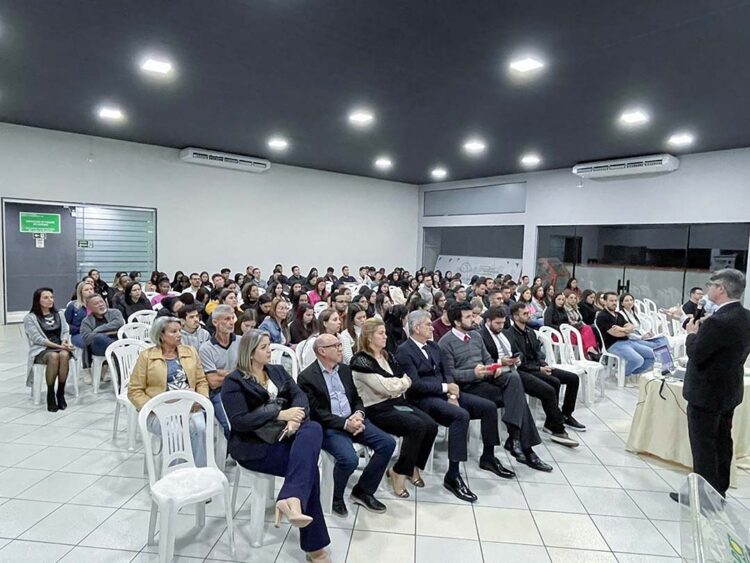 Acadêmicos participam de palestra sobre  atuação da PF no combate à corrupção