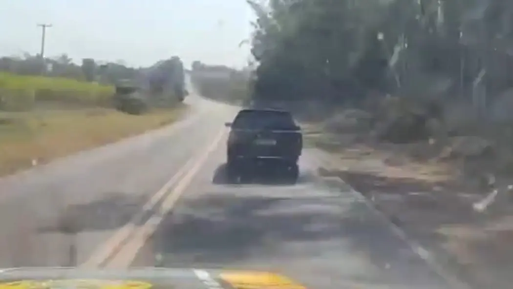 Após perseguição na BR-376, PRF apreende 46 kg de maconha em Paranavaí