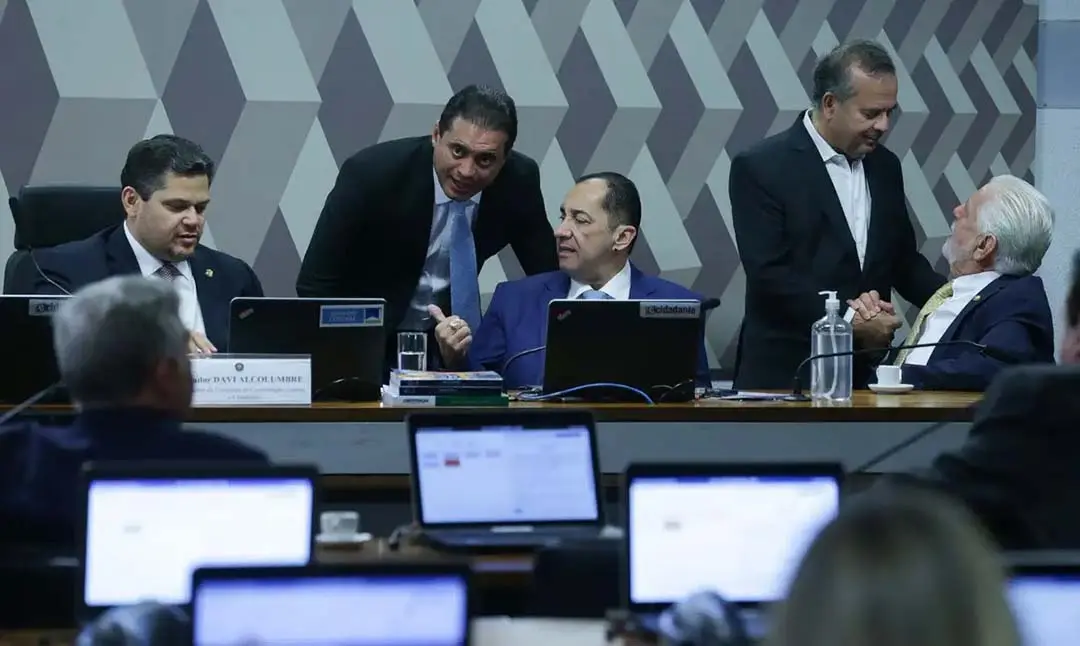 CCJ do Senado reduz prazo de inelegibilidade prevista