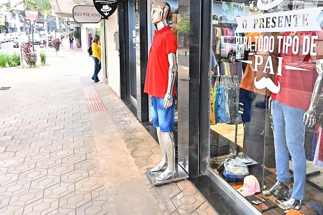 Consultas ao cadastro de crédito apontam queda nas vendas para o Dia dos Pais