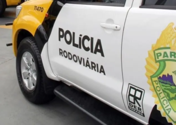 Motorista perde controle da direção e capota carro na PR-218