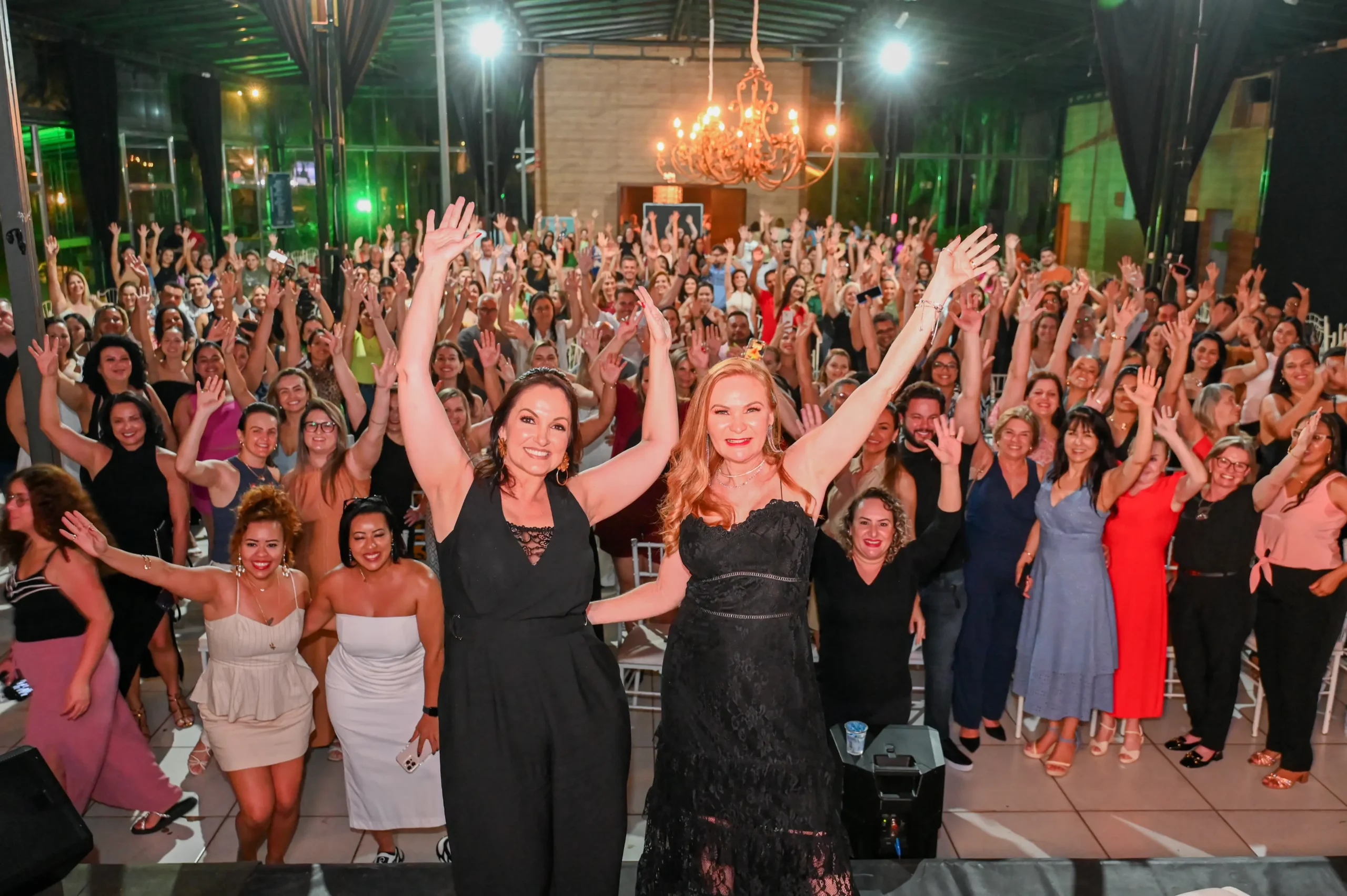 Sucesso de público, palestra de Cátia Damasceno abordou a sexualidade de forma leve e descontraída