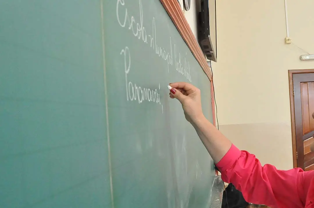 Da sala de aula à representatividade política: o papel do professor na construção do futuro