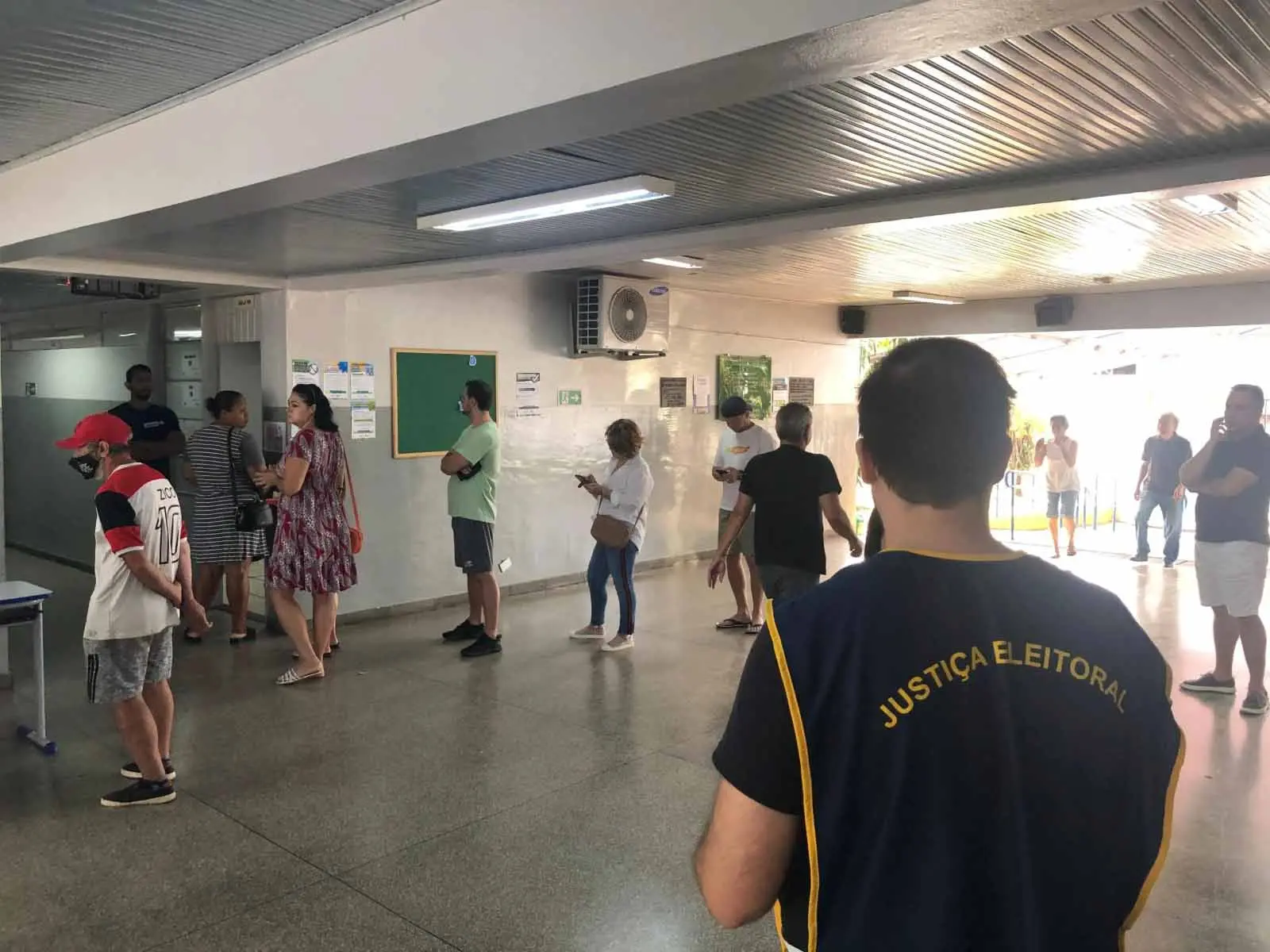 Votação em Paranavaí começa tranquila e sem filas