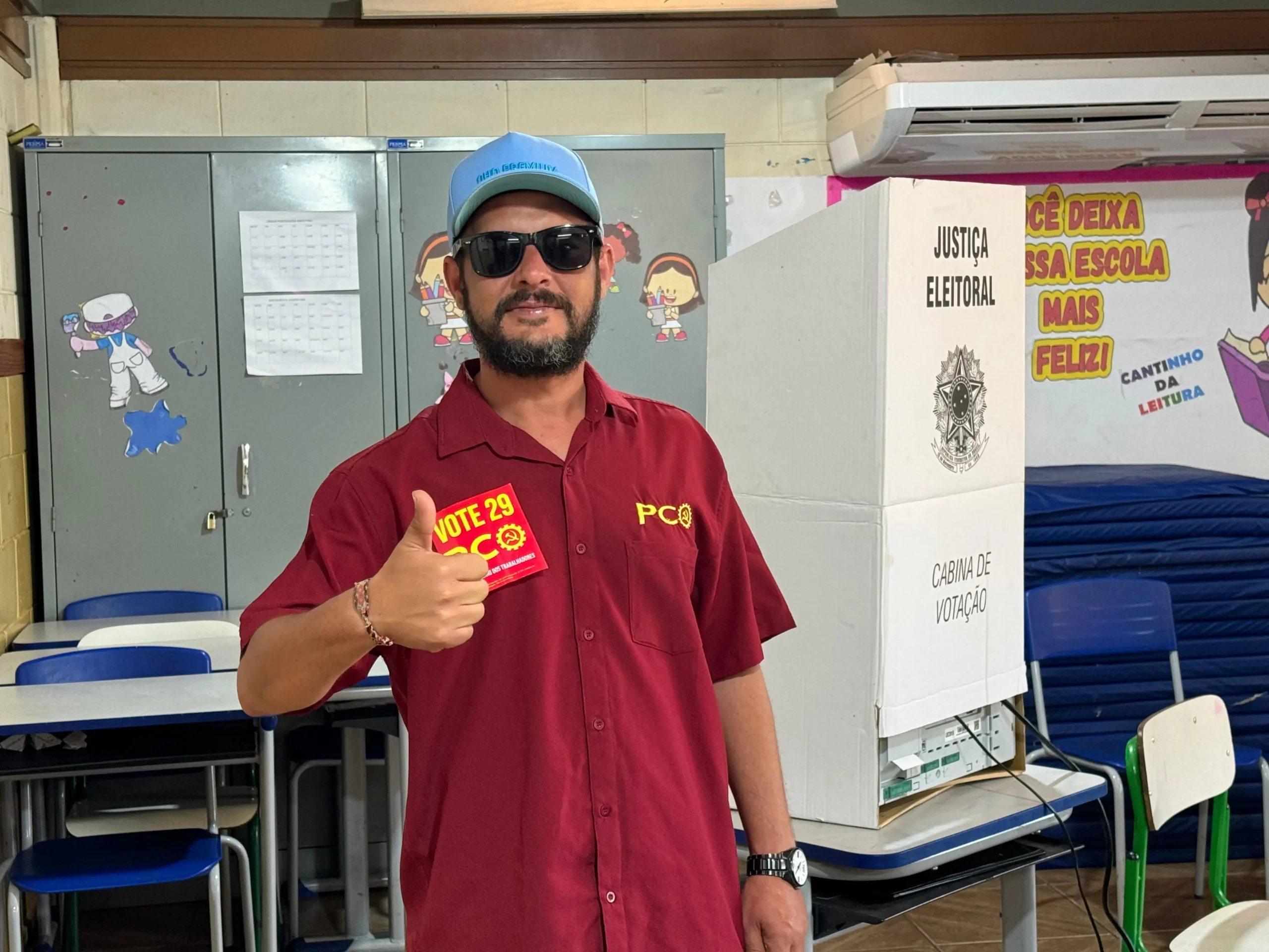 Adriano Teixeira vota em Paranavaí e destaca importância da organização da classe trabalhadora