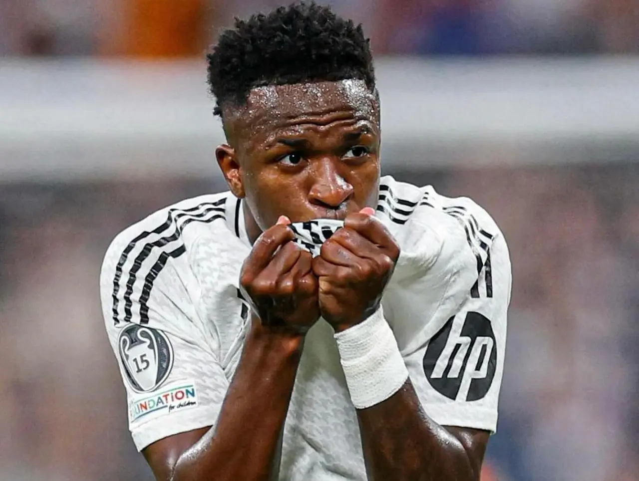 Real renasce e busca virada sobre o Dortmund com três gols de Vini Jr.