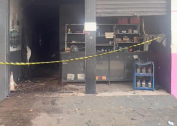 Mulher é presa por atear fogo em oficina do ex-companheiro em Loanda