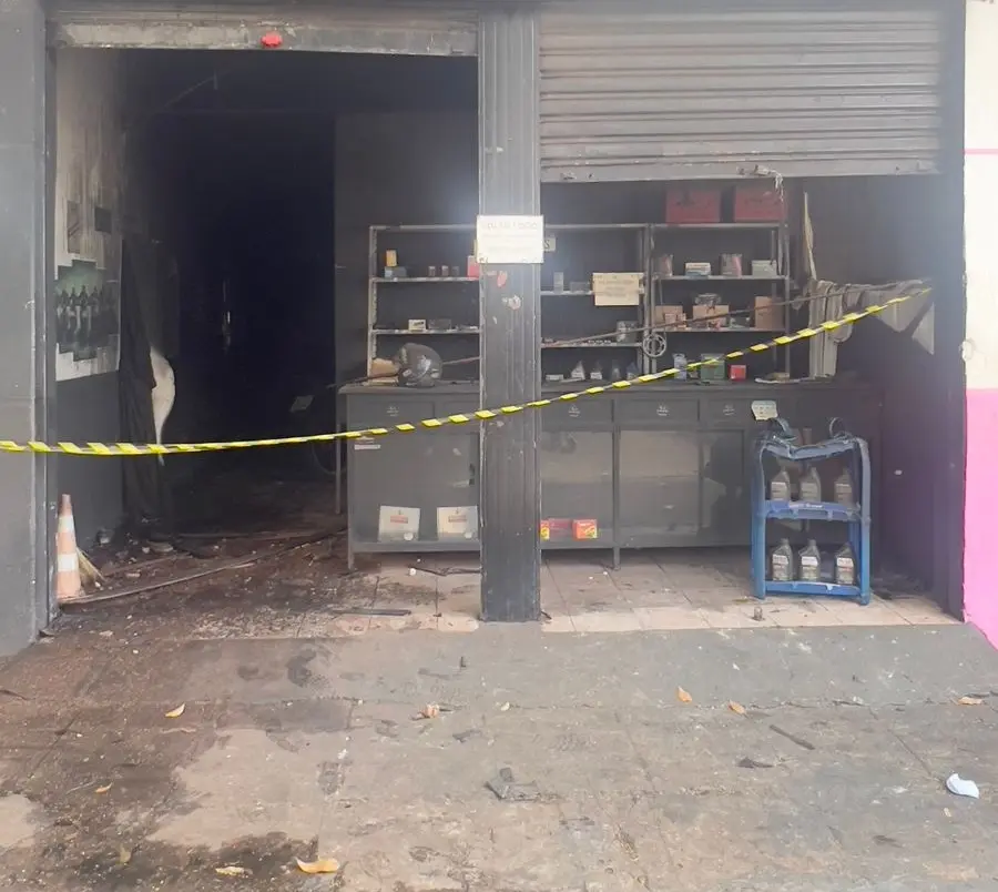 Mulher é presa por atear fogo em oficina do ex-companheiro em Loanda