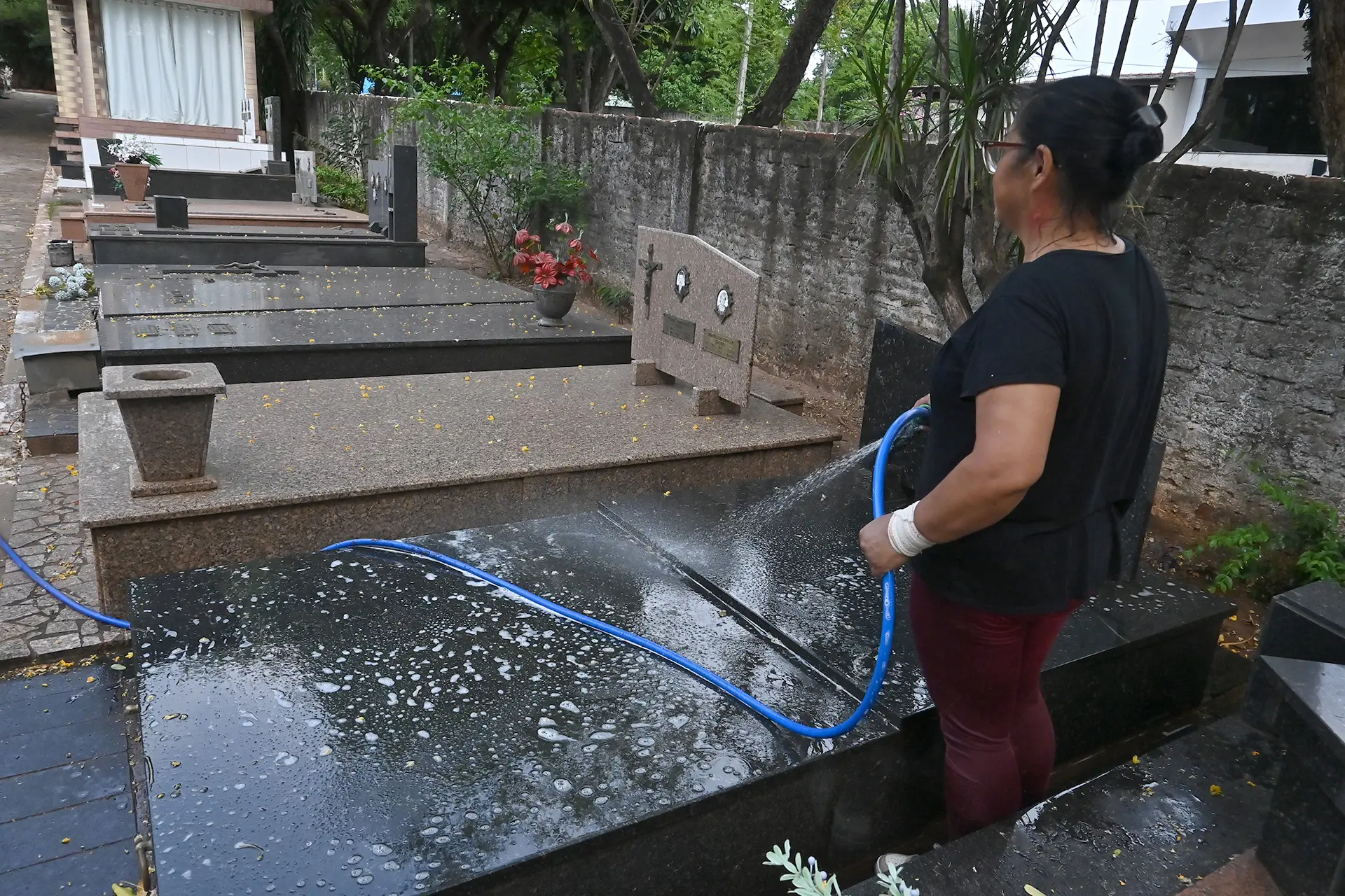 Prazo para reforma de túmulos termina na quinta; limpeza é permitida até sexta