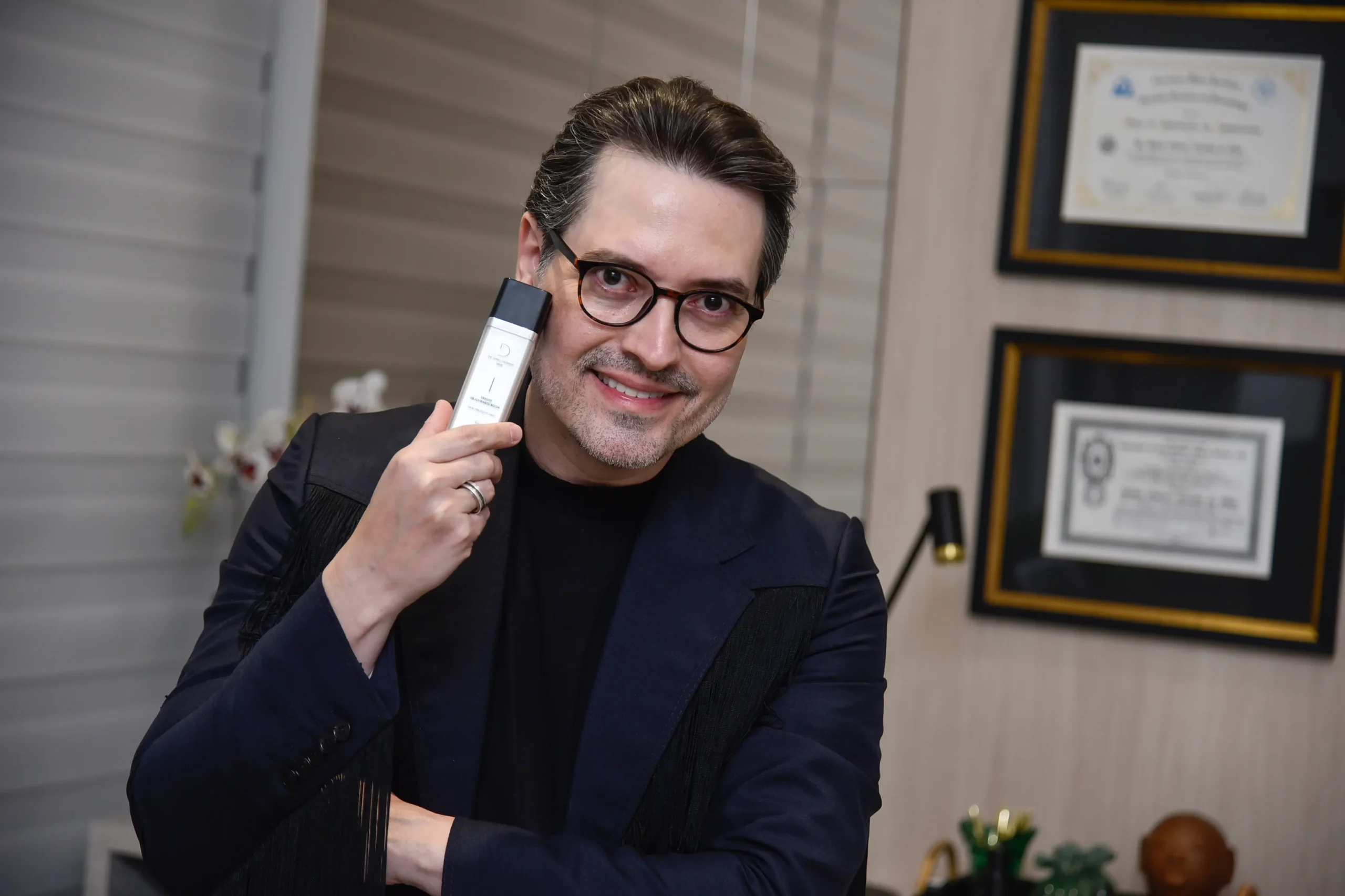 Dermatologista de Paranavaí Dr. Daniel Catanho lança linha de skincare com sérum rejuvenescedor