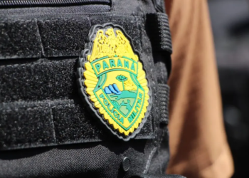 Homem é preso por tráfico de drogas após agredir companheira