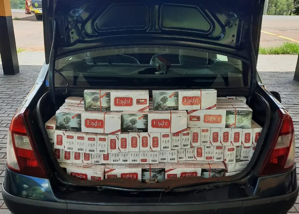 PRE apreende mais de 490 pacotes de cigarros contrabandeados na PR-317