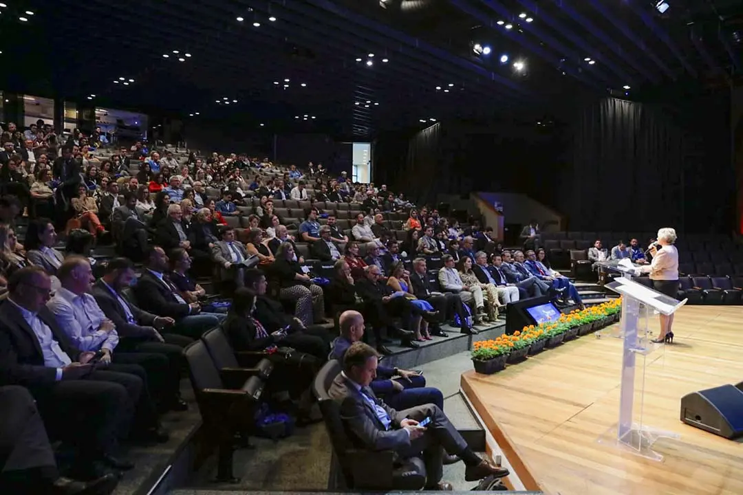 Com participação de 33 países, conferências discutem soluções para o saneamento