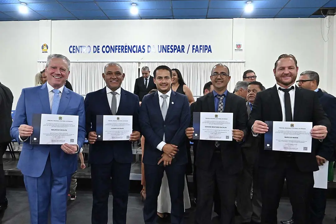 Defesa enfática da democracia marca cerimônia de diplomação dos eleitos na Comarca de Paranavaí