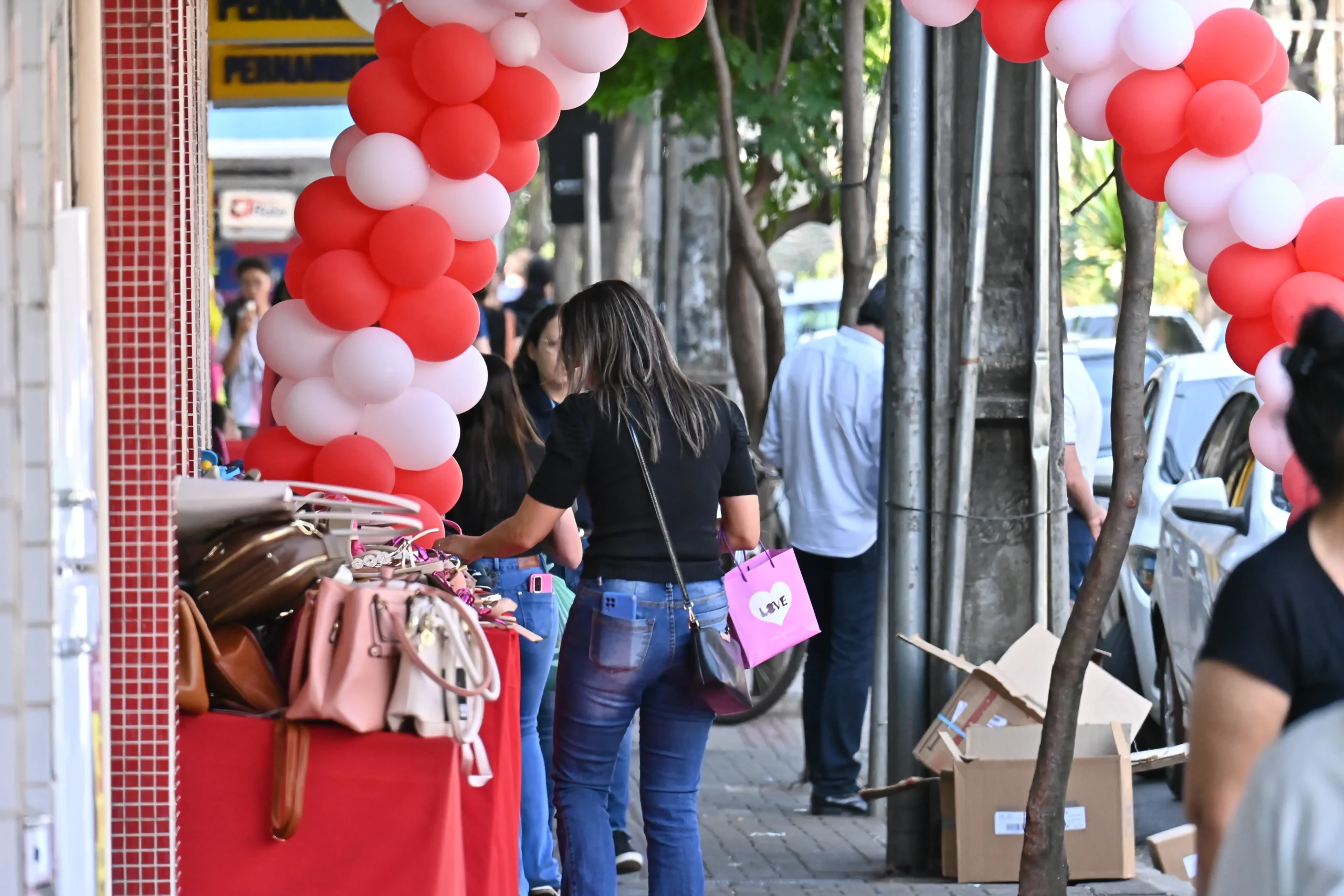 A loja é obrigada a trocar o seu presente? Saiba quando