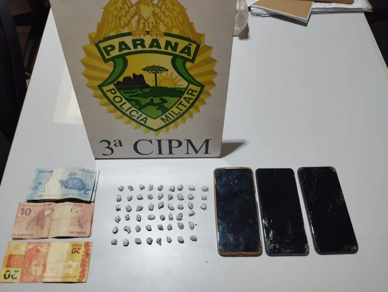 PM prende homem com 51 pedras de crack em Marilena