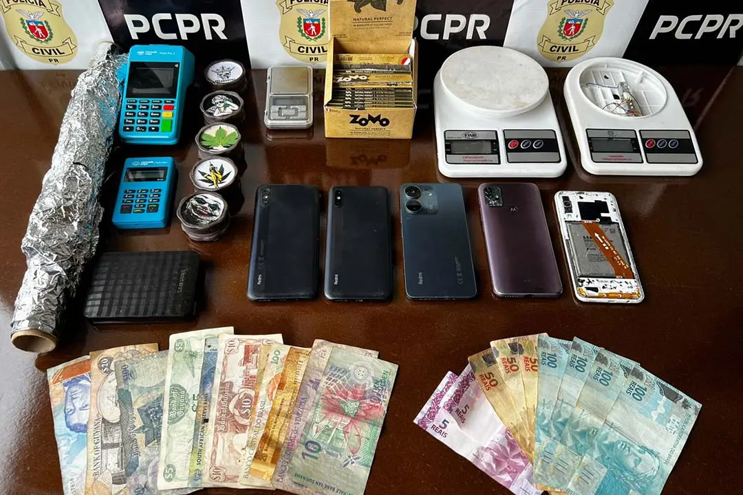 Polícia prende quatro pessoas por tráfico de drogas