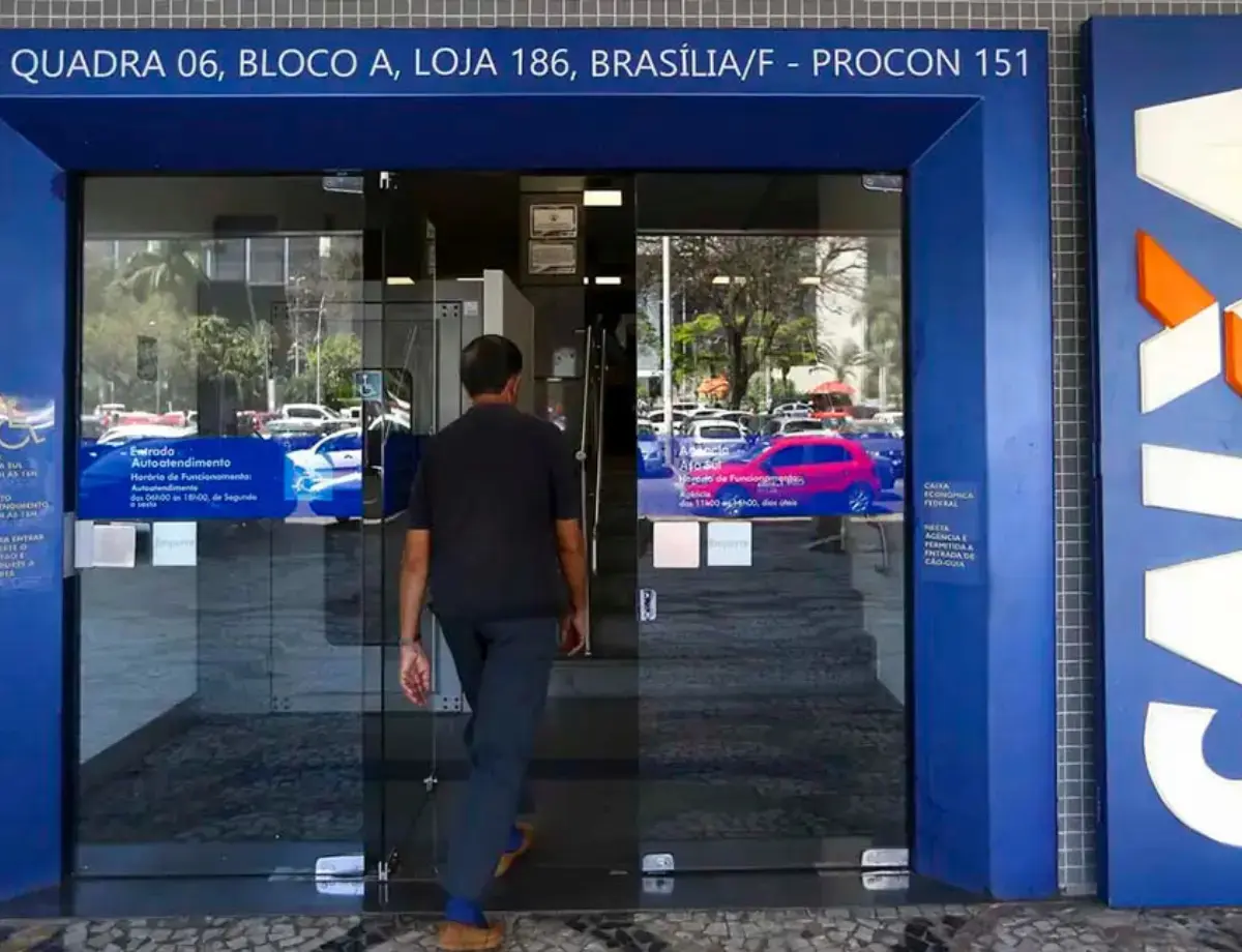 Bancos voltam a funcionar normalmente nesta quinta-feira
