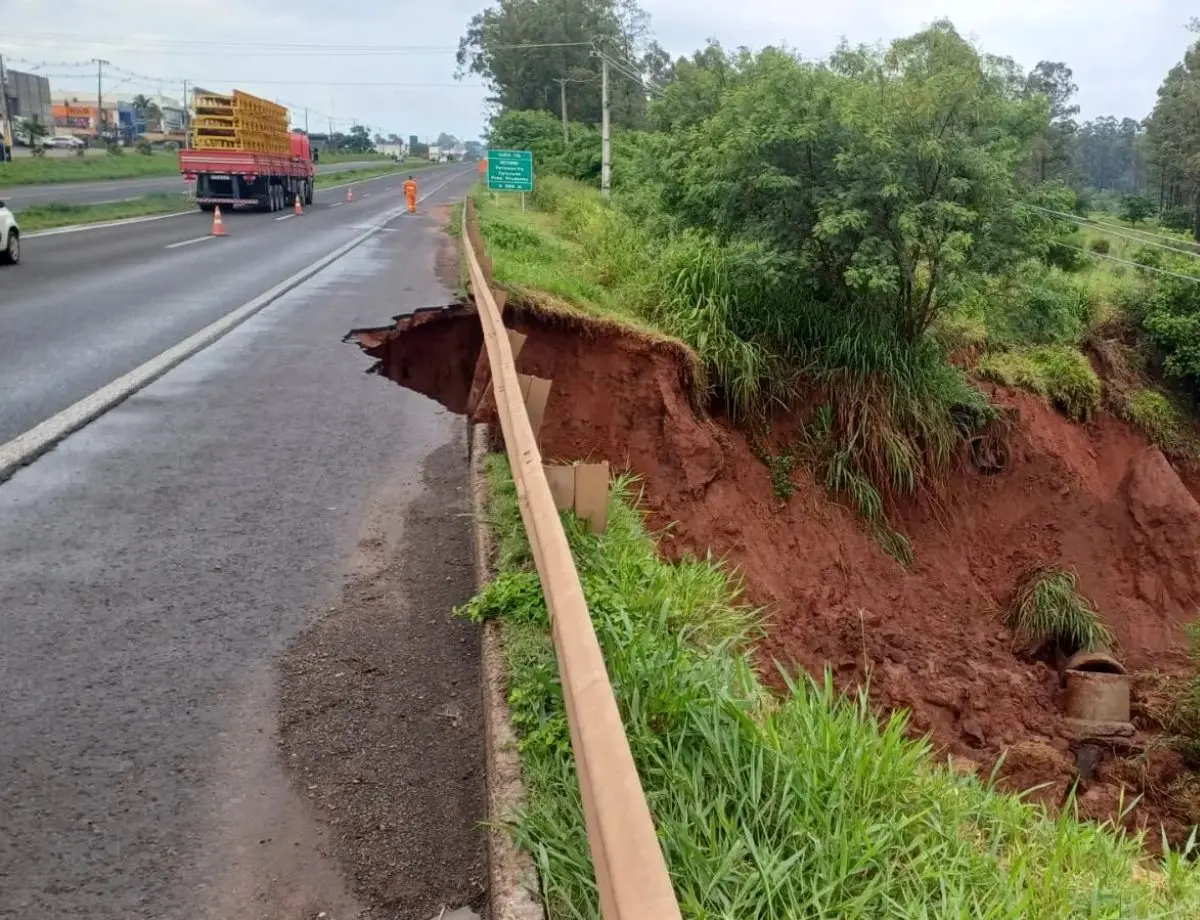 BR-376, em Nova Esperança, passa a operar em pista simples a partir desta segunda-feira, informa DNIT