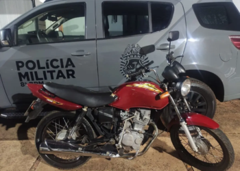 Polícia Militar recupera motocicleta furtada e prende dois suspeitos