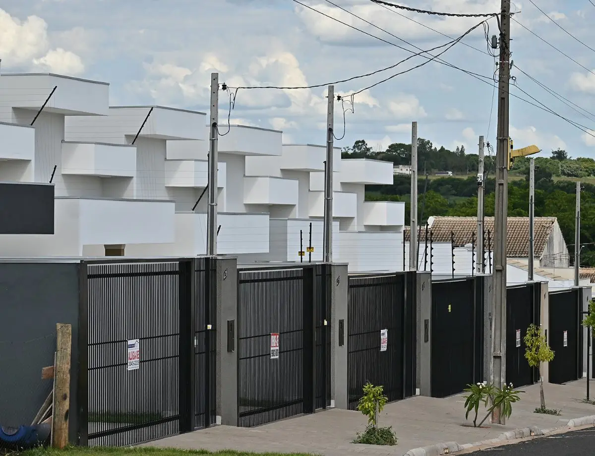 Prefeitura fixa em 5,34% reajuste do IPTU 2025 em Paranavaí