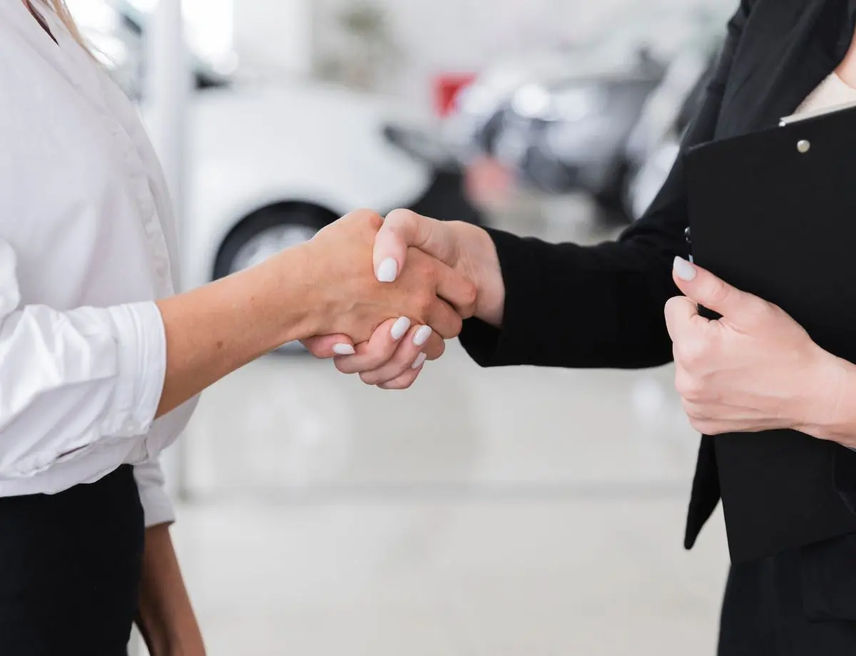 Procon-PR notifica bancos que financiam carros usados ou seminovos