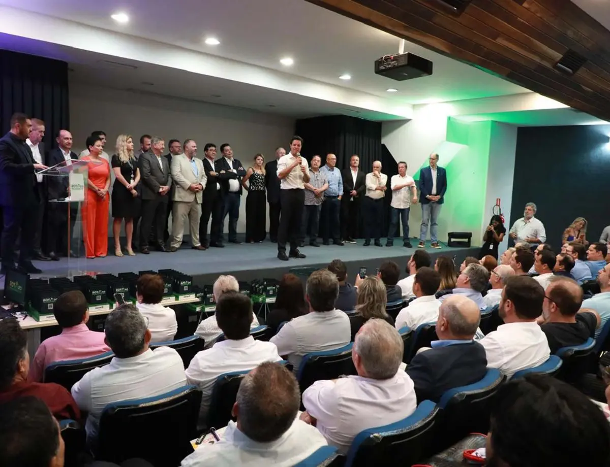 Paraná e municípios reforçam comprometimento em encontro