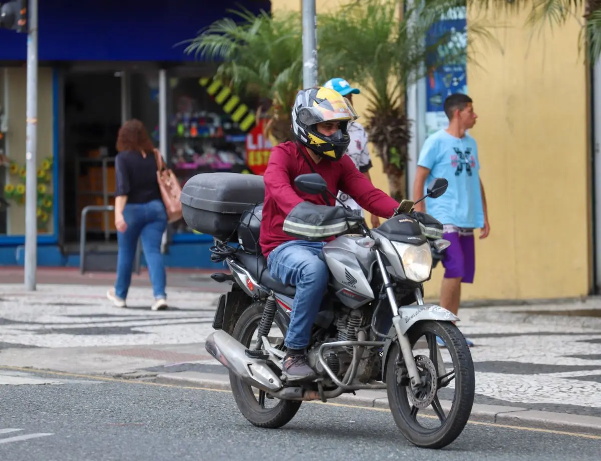 Isenção do IPVA gera onda positiva entre entregadores e foco na manutenção das motos