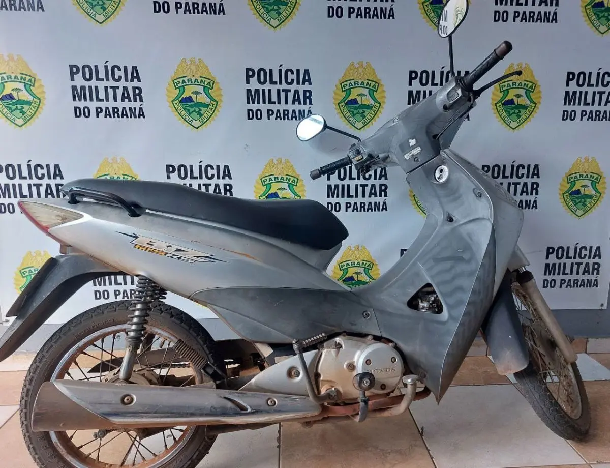 PM recupera motocicleta furtada em Paranavaí