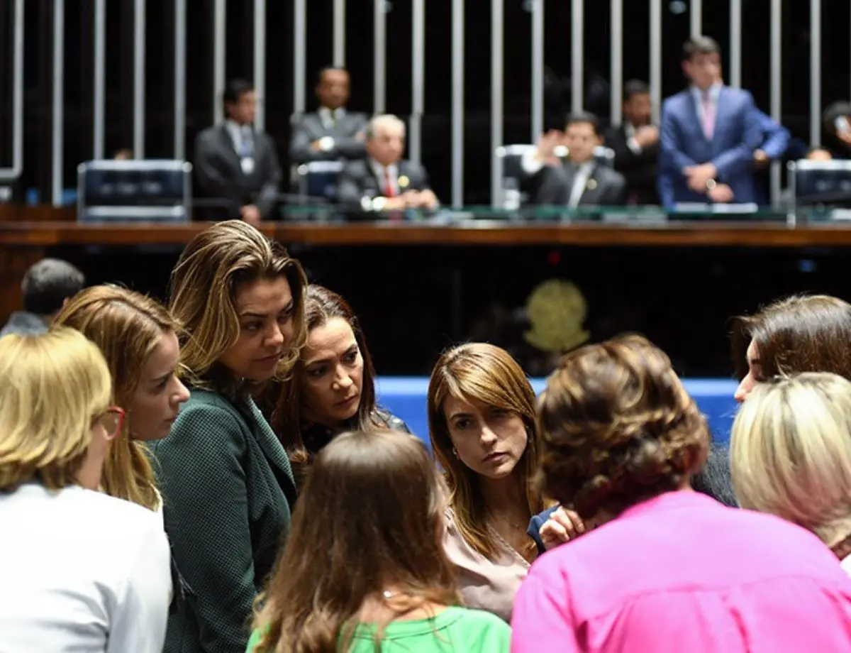 Novo relatório do Código Eleitoral reserva 20% dos legislativos para mulheres