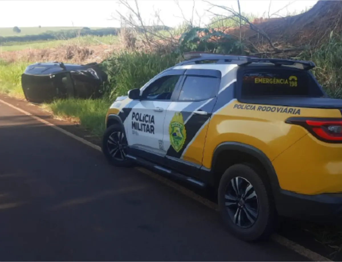Condutor fica ferido após veículo sair da pista na PR-464, em Inajá