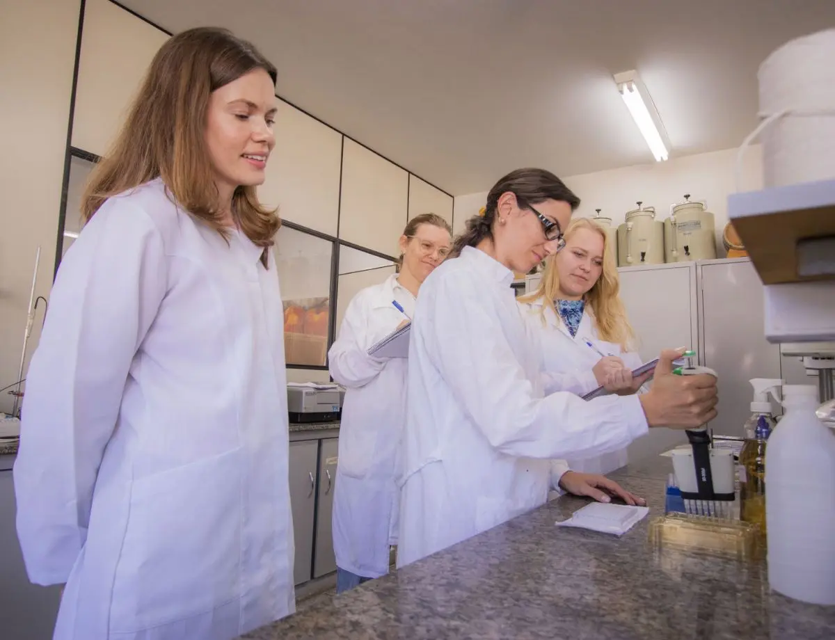 Protagonismo feminino cresce nas universidades estaduais do Paraná