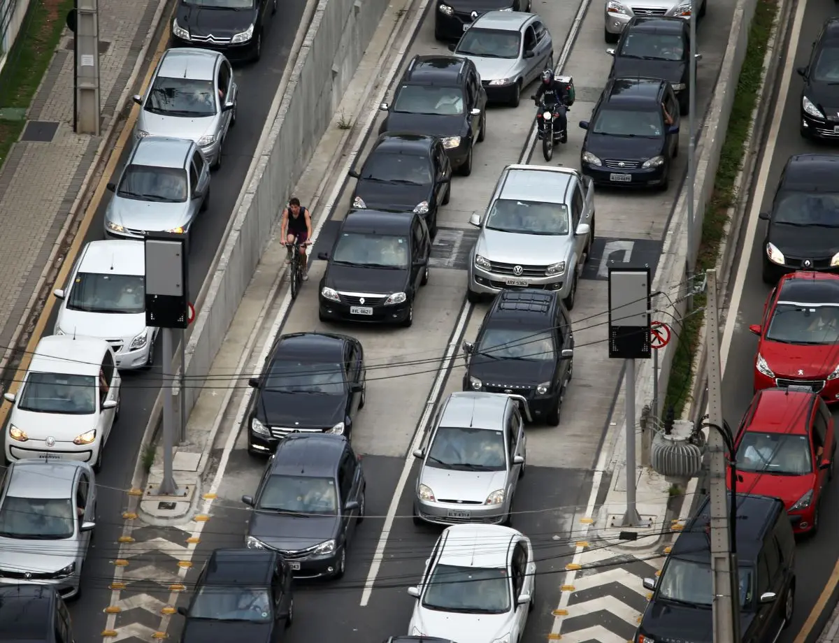Prazo para pagamento do IPVA de veículos com final de placa 5 e 6 encerra nesta segunda-feira