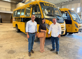 Diamante do Norte recebe novo ônibus escolar após incêndio destruir veículo da frota em 2024