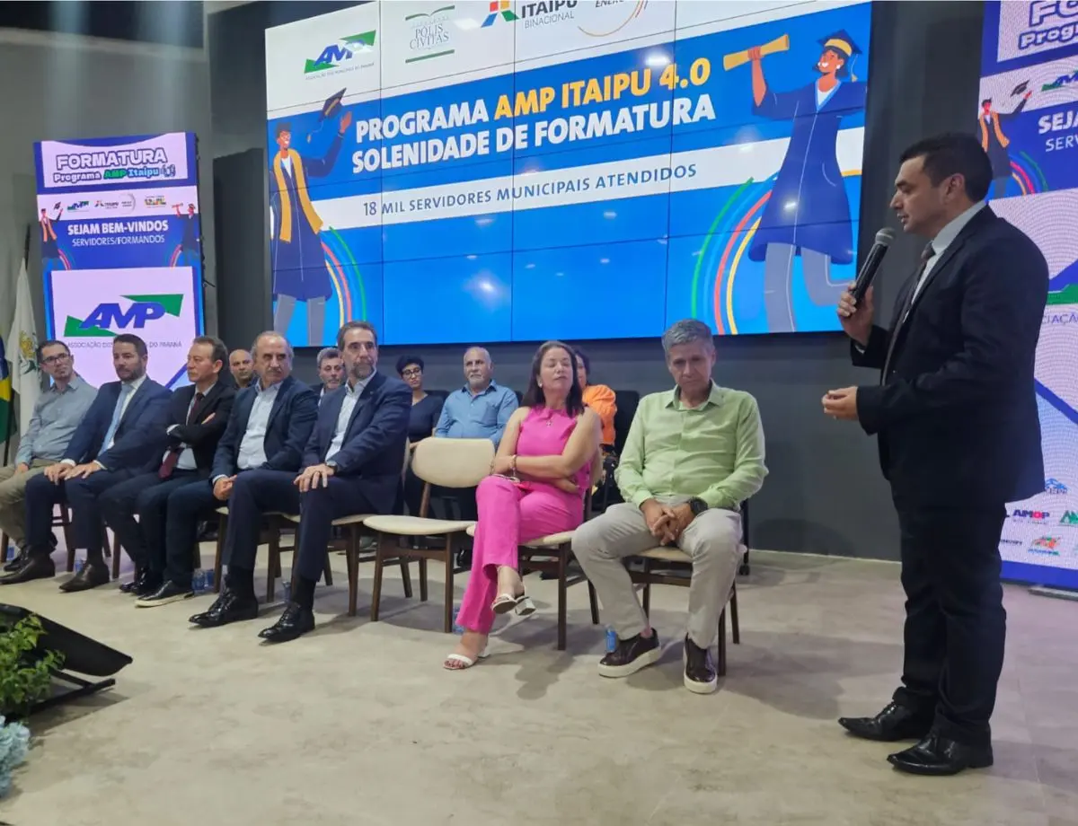 Concluída diplomação de servidores públicos em quatro cursos de pós-graduação